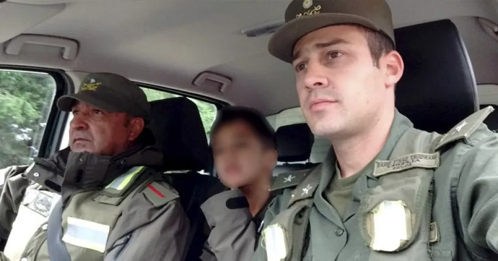 Gendarmes hallaron a un niño que se encontraba perdido