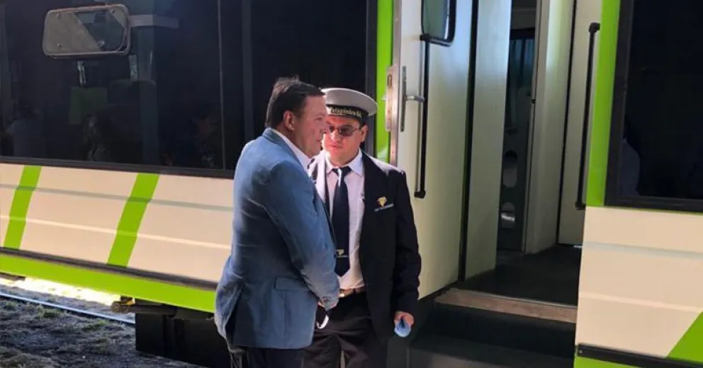 El nuevo coche del Tren Patagónico encendió motores hacia el mar   