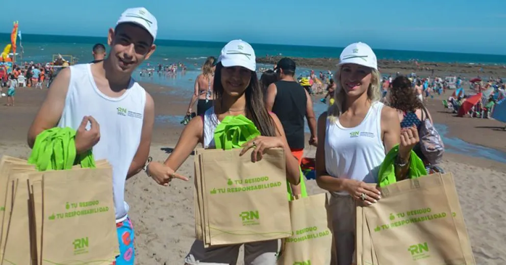 Con novedosa campaña, buscan que haya menos basura en las playas