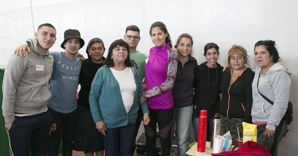 Grupo de jóvenes misioneros organizó encuentro de Reyes en el Newenche