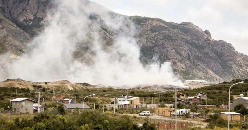 Mucho trabajo para controlar un nuevo incendio en el Vertedero