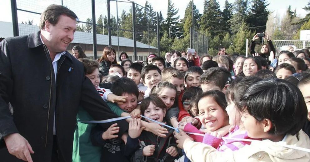 Casi el 40% de las 1600 obras de la gestión se destinaron a educación