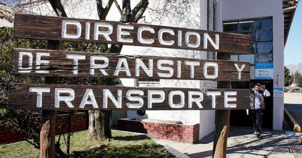 Vándalos rompieron ventanas en la Dirección de Tránsito