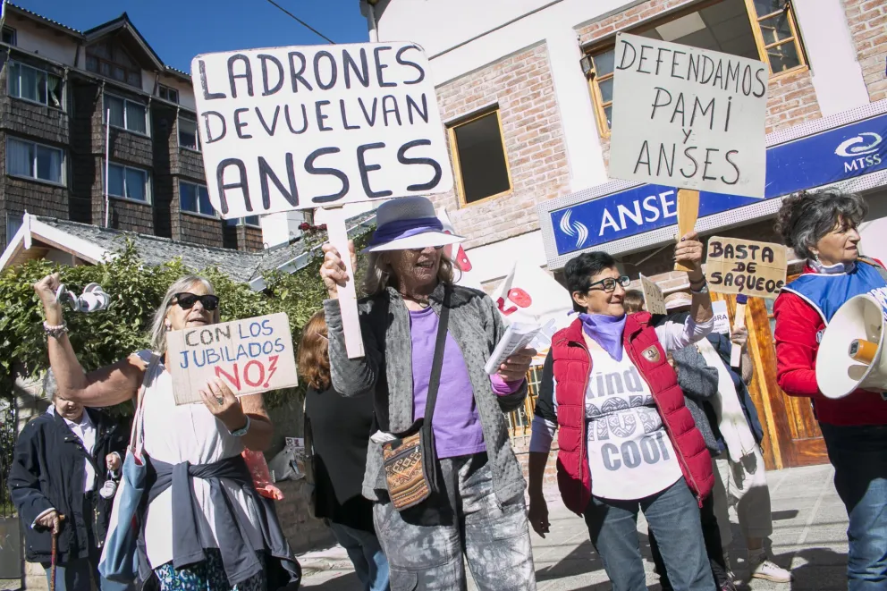 “El Abuelazo” se manifestó frente al ANSES