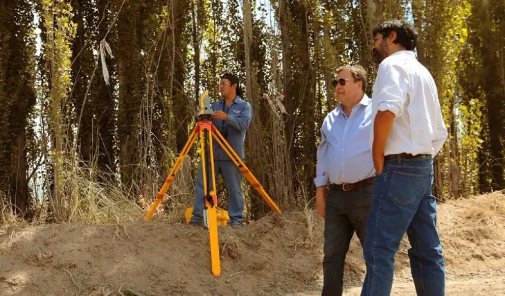 A través del Plan Castello, avanza el asfalto en un vital camino rural de Valle Medio   