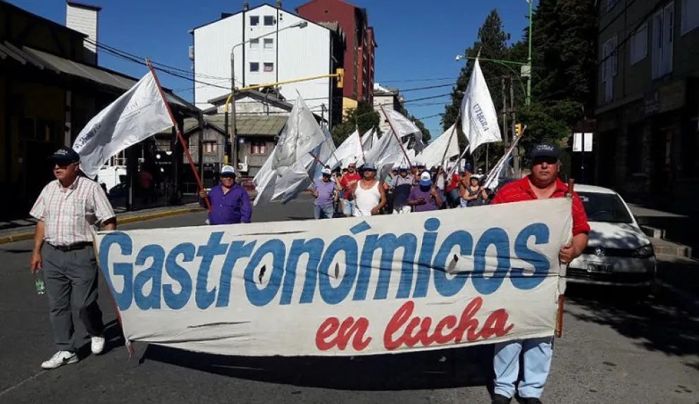 UTHGRA no aflojó con las movilizaciones