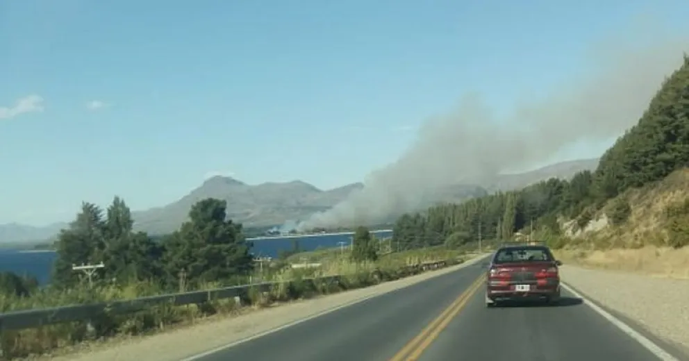 Trabajaron durante la noche para apagar el incendio en El Rebenque