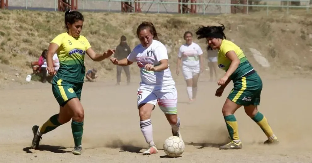 Volvió el fútbol femenino con la tercera fecha del “Miriam Mayorga”