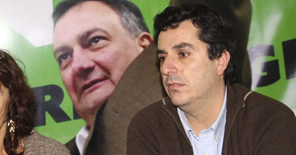 Gennuso se va a España y Benítez queda a cargo de la ciudad hasta el 4 de febrero