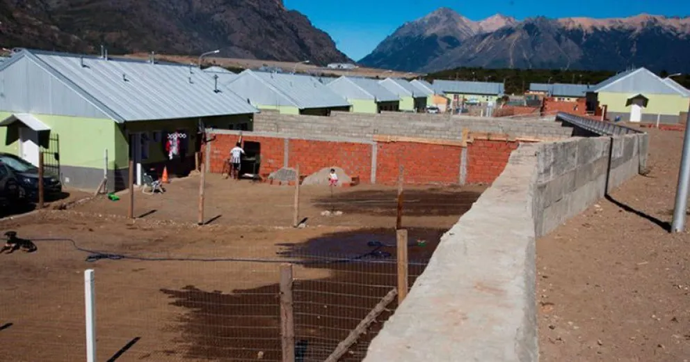 Aprueban la licitación para la construcción de muros de contención en el 645 Viviendas
