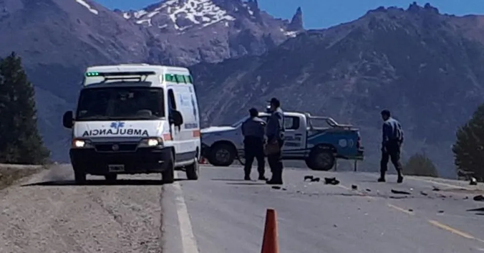 Tremendo choque entre una moto y un taxi: un herido grave