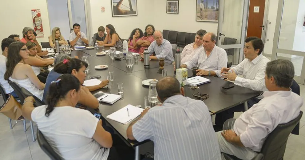 Encuentro de trabajo y diálogo con organizaciones de pueblos originarios