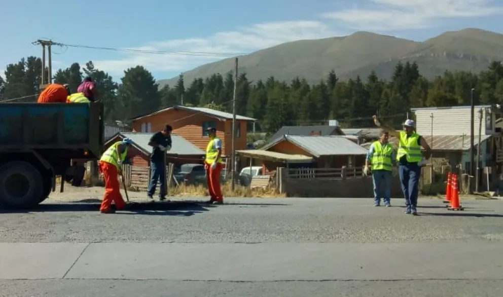 Importantes trabajos de bacheo y arreglo de calles en la ciudad      