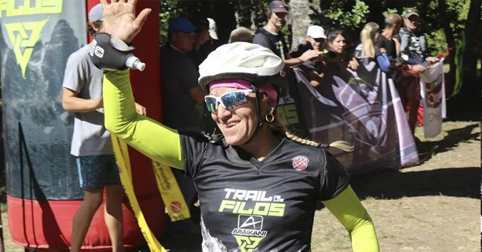 Roxana Flores y Marco Vidoz se coronaron en la primera edición del Trail de los Filos
