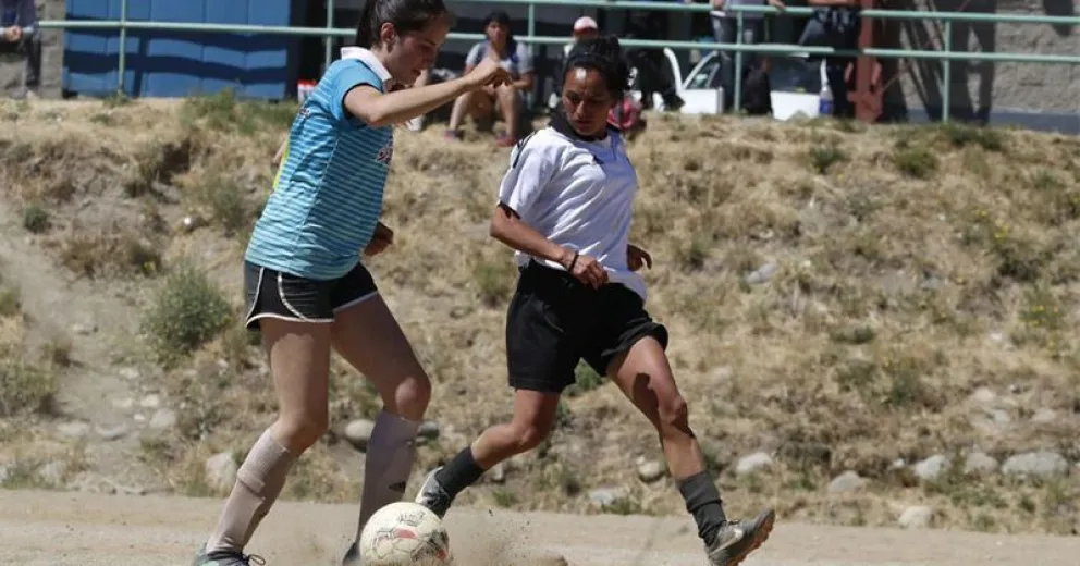 Sigue el fútbol femenino en las canchas exteriores del Municipal 3