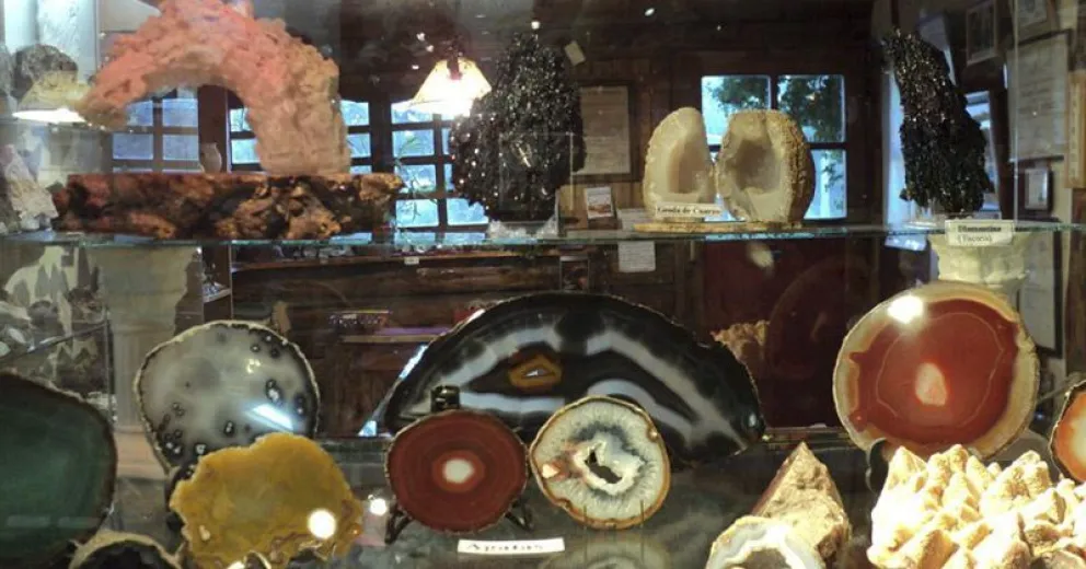 Cierra el Museo de Geología y Paleontología del lago Gutiérrez