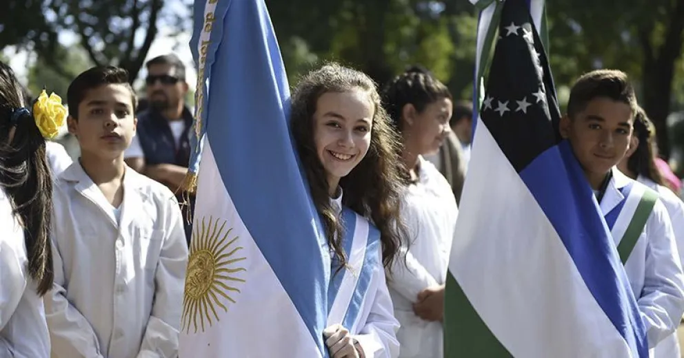 Aumenta un 300% la ayuda escolar para estatales