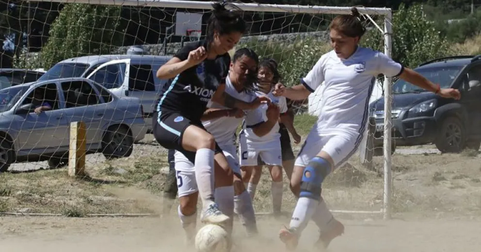 El fútbol femenino municipal juega su quinta fecha