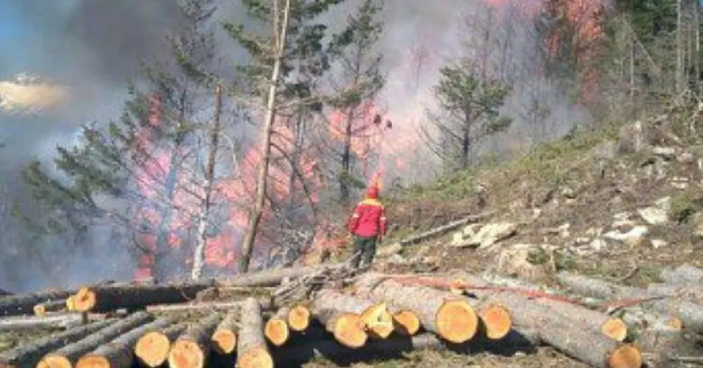 Se reactivó el fuego en Epuyén y hay otro foco en El Maitén