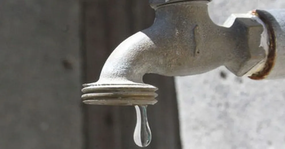 Recomiendan extremar el cuidado del agua ante altos niveles de consumo