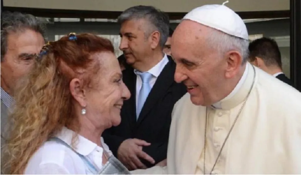 Una periodista amiga del papa Francisco le contestó a Catherine Fulop