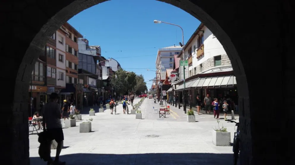 Comienza el soterramiento de cables en calle Mitre