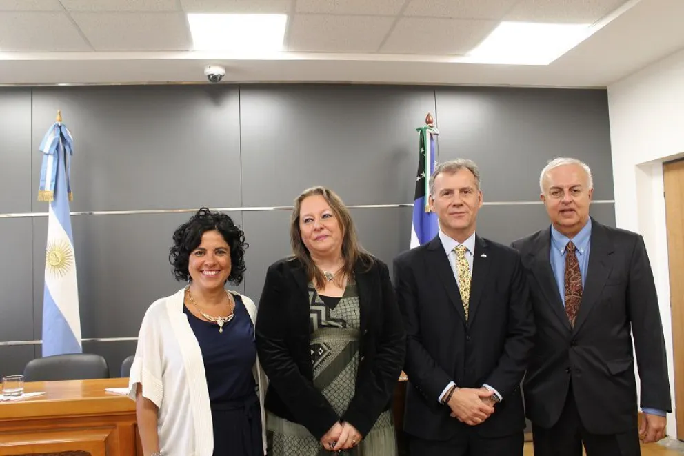 Juez Enrique Mansilla encabezó acto de juramento en Bariloche