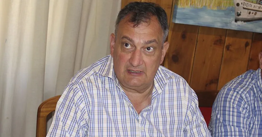 Gennuso defendió sus llamados telefónicos a los barilochenses y dijo que ahora se licitarán