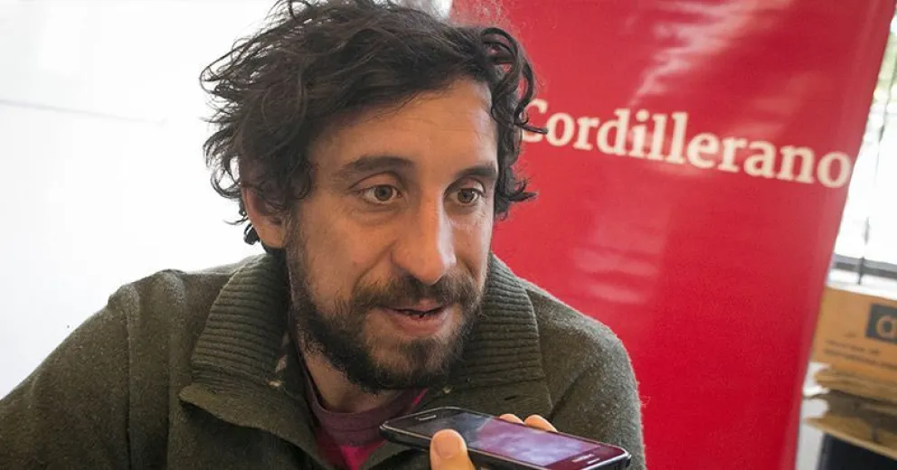 Juan Alari repone “Celular”