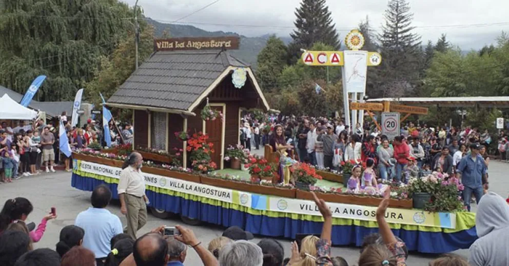 En Villa la Angostura aún perduran las carrozas (foto ilustrativa)