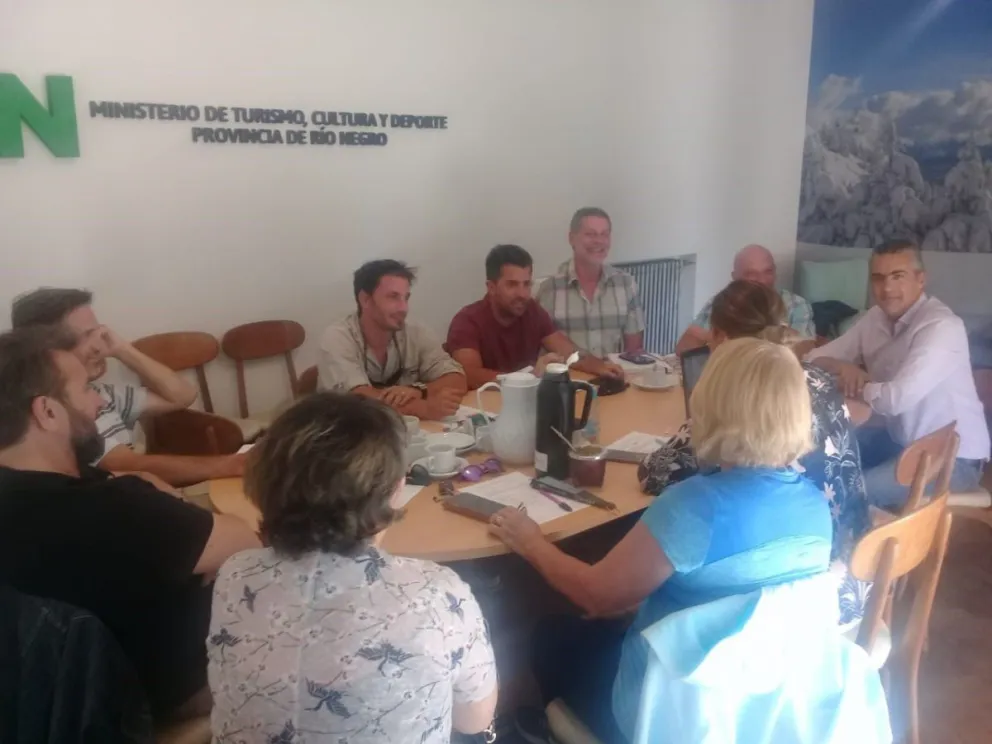 Cámara de Turismo local se informó sobre ruta 23,  hospital, red cloacal, planta depuradora y otras   
