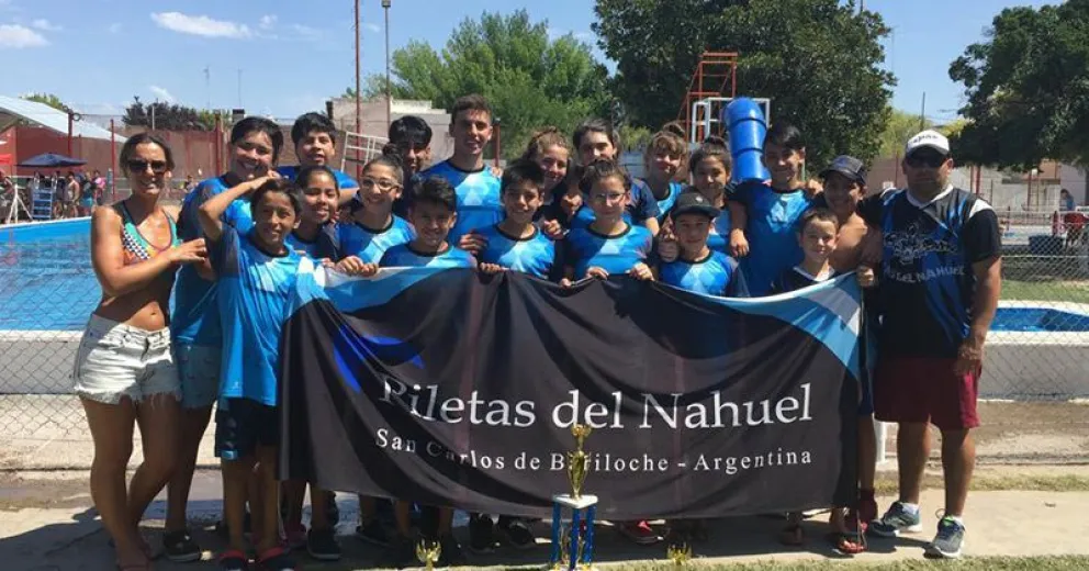 Piletas del Nahuel fue subcampeón en federados y se trajo las dos marcas técnicas