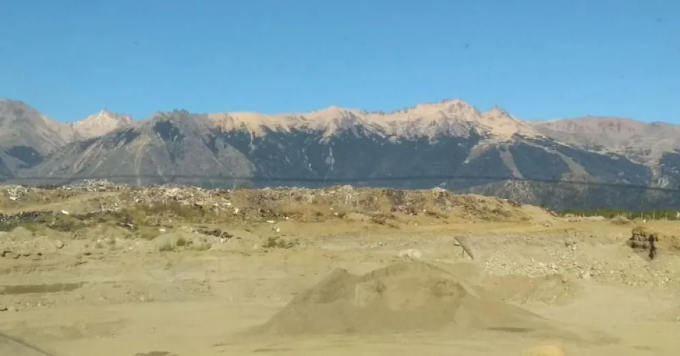 Denuncia por "funcionamiento ilegal de una cantera en el Vertedero Municipal"