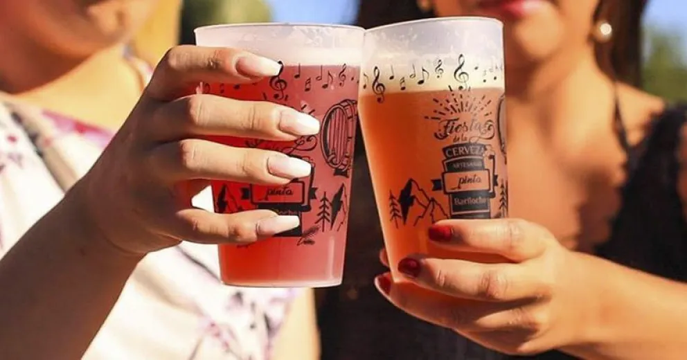 Diversas críticas por el modo de control de alcoholemia afuera de la Fiesta de la Cerveza
