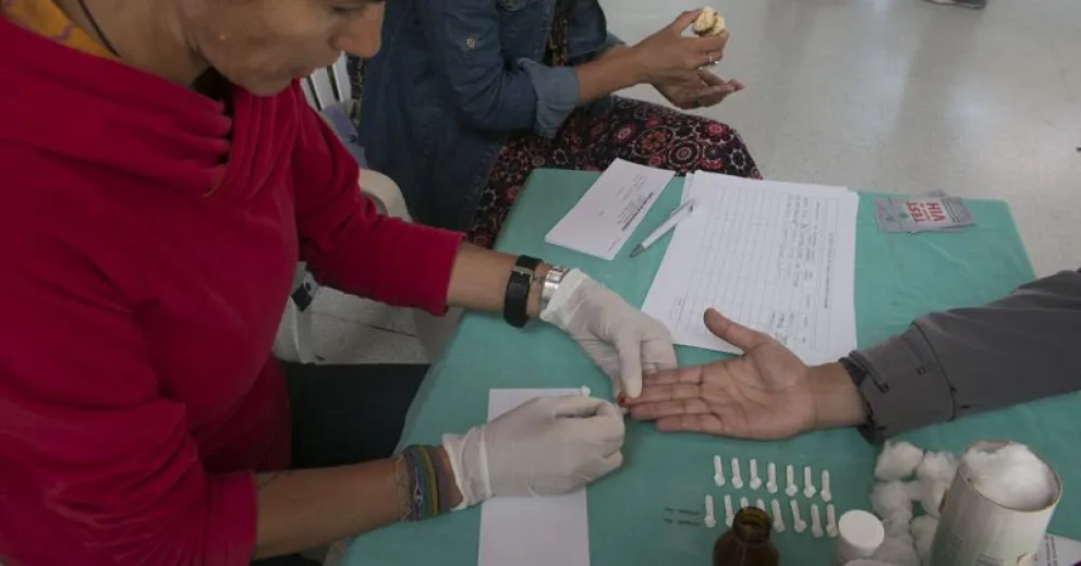 Hicieron tests rápidos de HIV en el hall del hospital