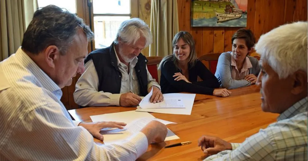Municipio renovó por 50 años comodato con la Biblioteca Sarmiento