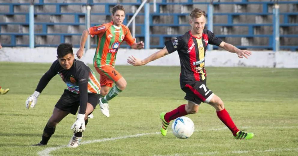 Cruz del Sur le ganó a Puerto Moreno por la segunda fecha del Torneo de Verano