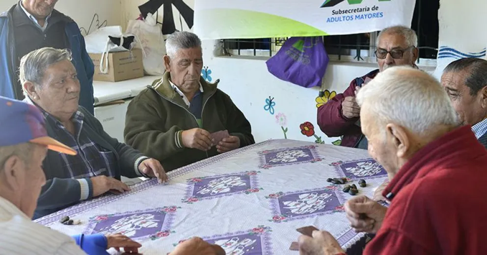 Río Negro cuida a sus adultos mayores   