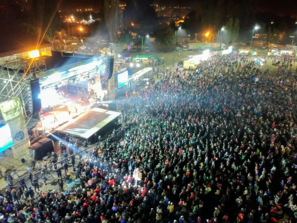 35 mil personas disfrutaron del inicio de la Fiesta Nacional del Lúpulo