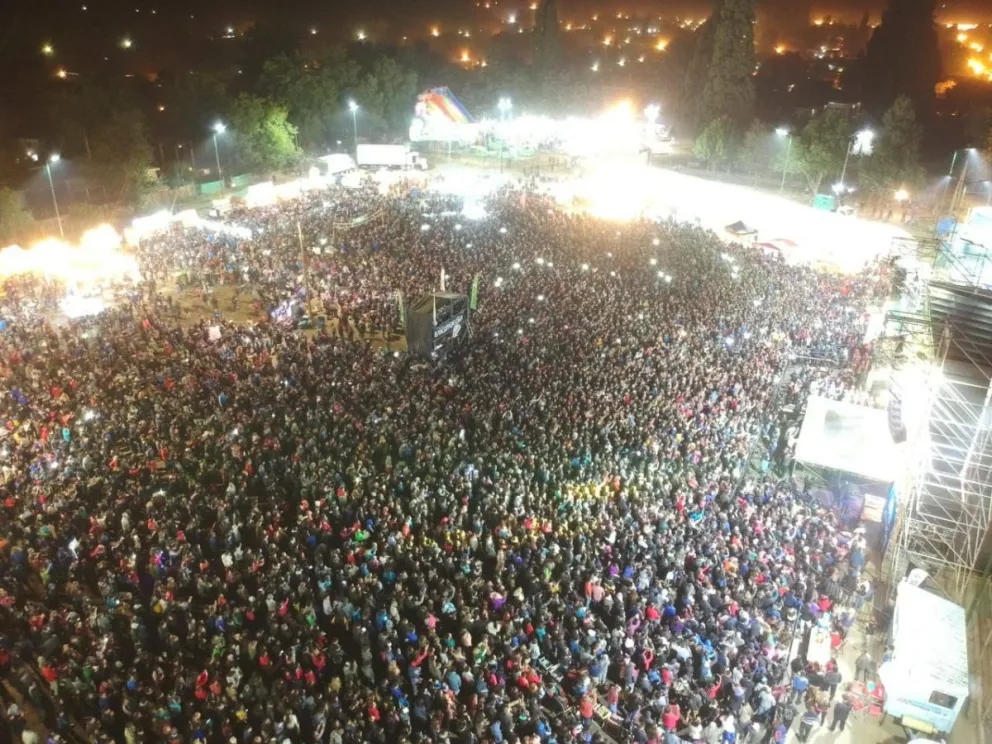 70 mil personas bailaron al ritmo de Los Palmeras