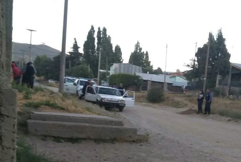 Planificaban un robo pero fueron detenidos antes: tenían un arma