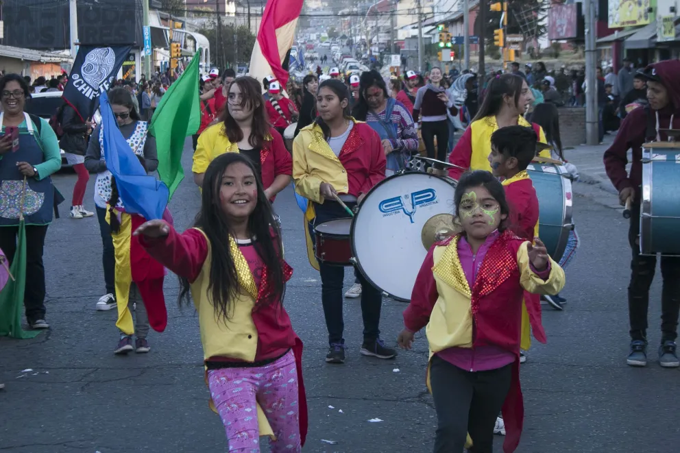 Colorido comienzo del Carnaval 2019 en Bariloche