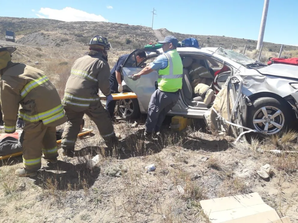 Cinco heridos trasladados a Bariloche tras violento vuelco