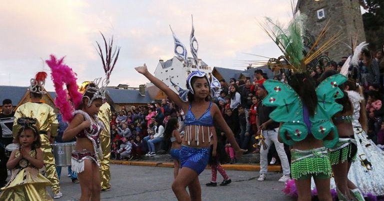 La Fiesta Del Carnaval Se Instaló Al Centro Cívico | Diario El Cordillerano