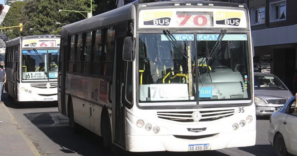 Gennuso dijo que antes de mayo “hay que rehacer  el contrato” con Mi Bus