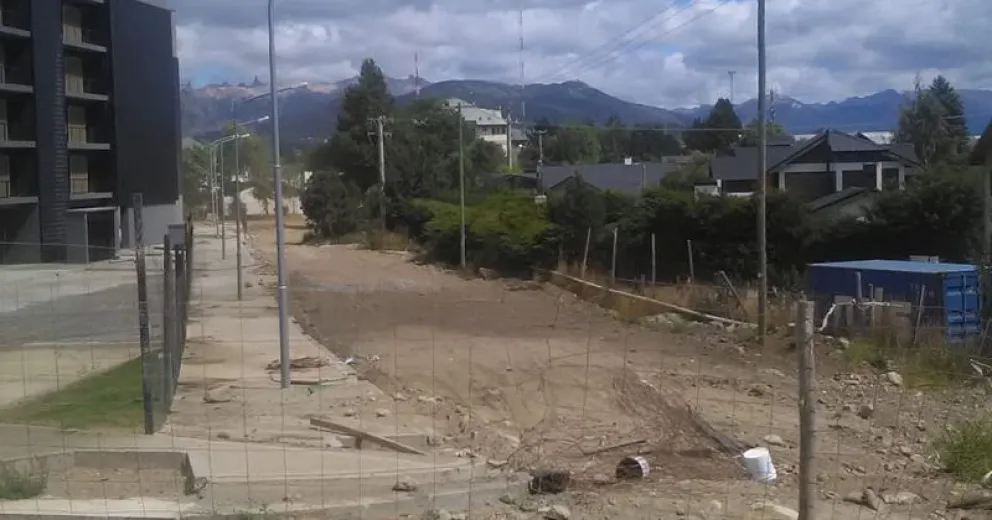 Vecinos de Altos del Cóndor preocupados por paralización de obras de infraestructura
