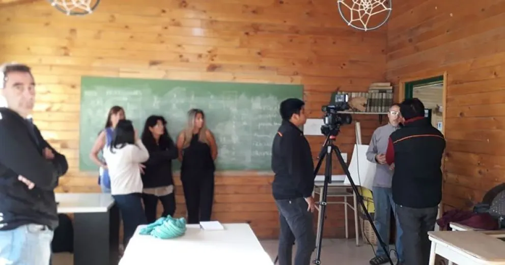 Padres y madres de la Escuela de Formación Cooperativa y Laboral N°6 exigen soluciones para el inicio del año lectivo
