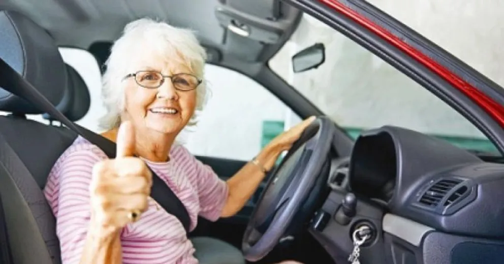 La ayuda tecnológica en la conducción vehicular de los adultos mayores