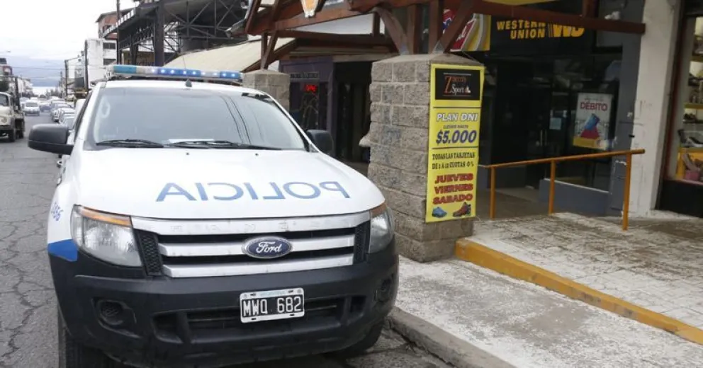 Delincuentes hicieron boquete en una financiera pero no lograron concretar el robo
