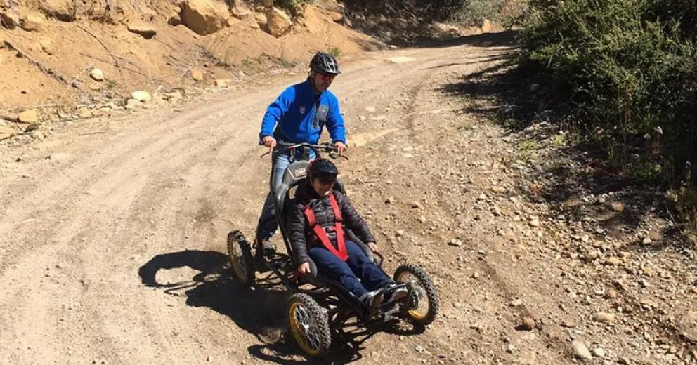 En invierno o verano, las personas con discapacidad pueden disfrutar de la montaña